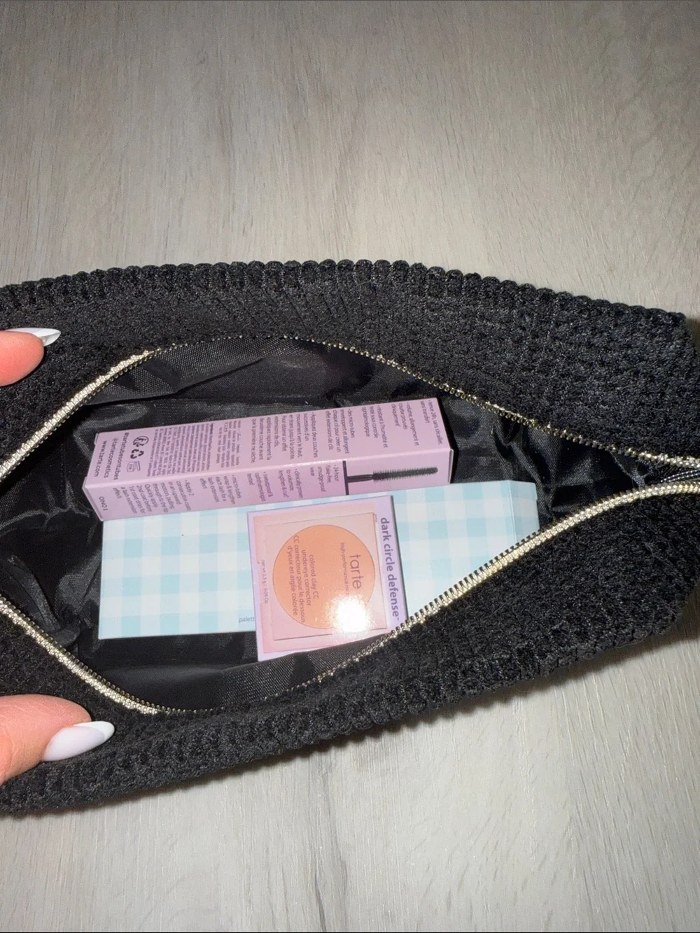 Tarte Eyeshadow Palette, CC Under Eye Corrector, Tubing mascara & makeup bag bun